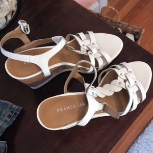 Like new wedge sandals